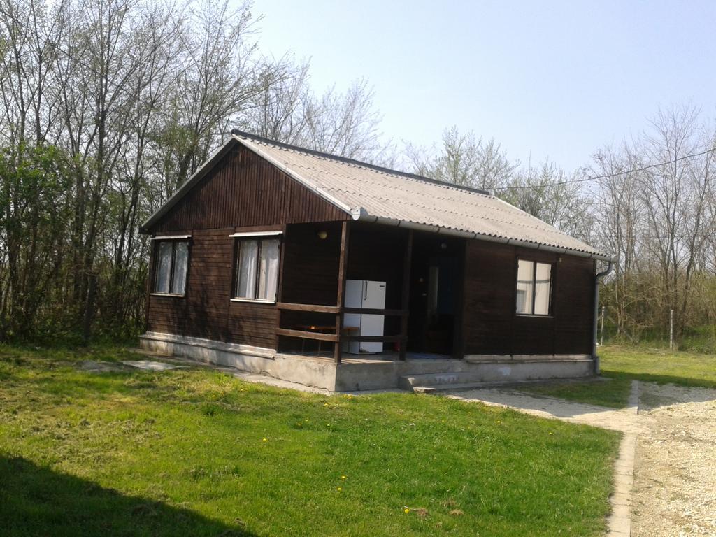 Sakaltanya Soeroezo- Borozo Pihenohaz Vének Exterior foto